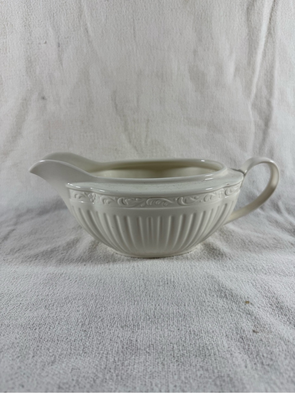 Mikasa Italian Countryside DD900 Cream Ceramic Gravy Boat